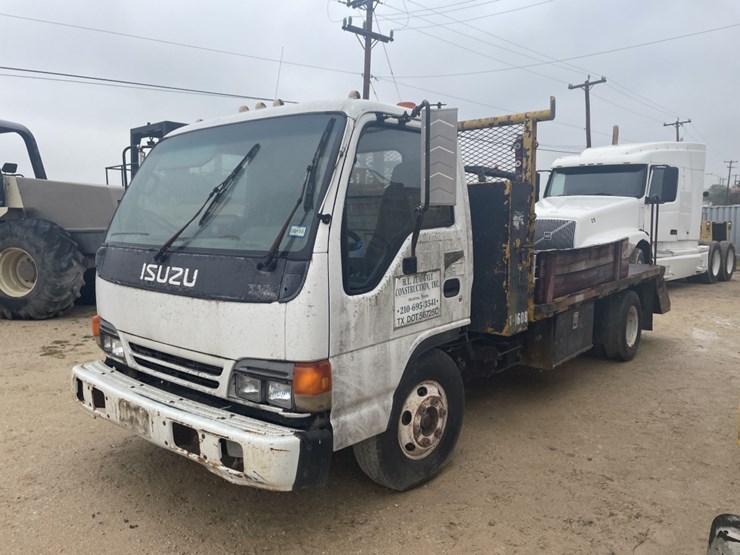 1995 ISUZU NPR Lot 118, Oilfield Equipment, Big Trucks, Construction