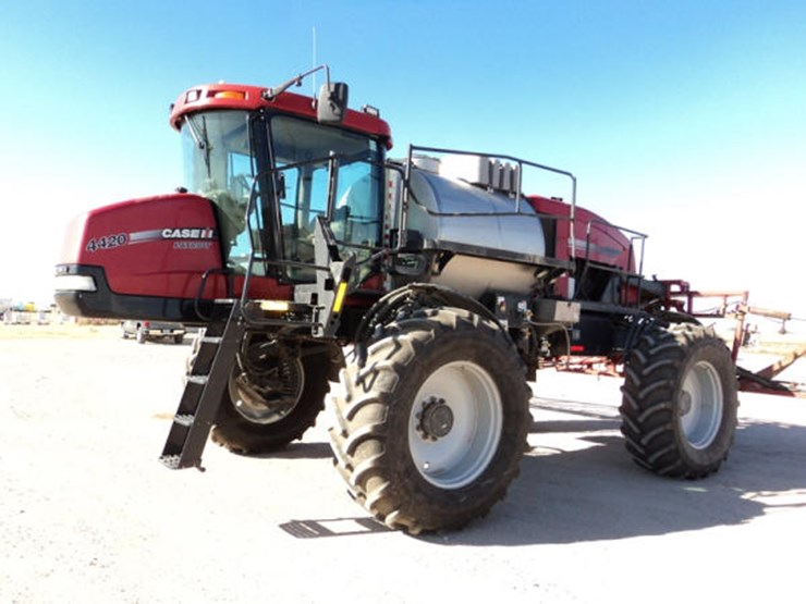 2011 Case Ih PATRIOT 4420 Lot 22, Online Only Equipment Auction, 12/27/2017, DPA Auctions