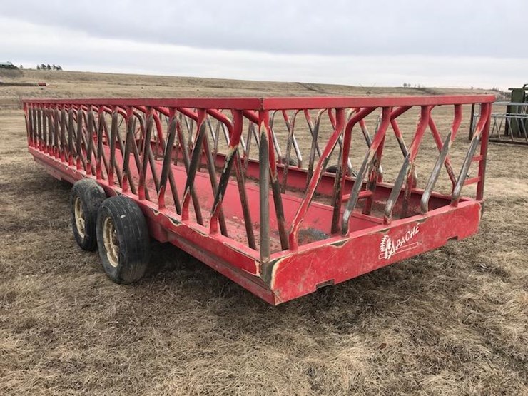 Apache Feeder Wagon Lot 269 Early Spring Hiawatha Valley