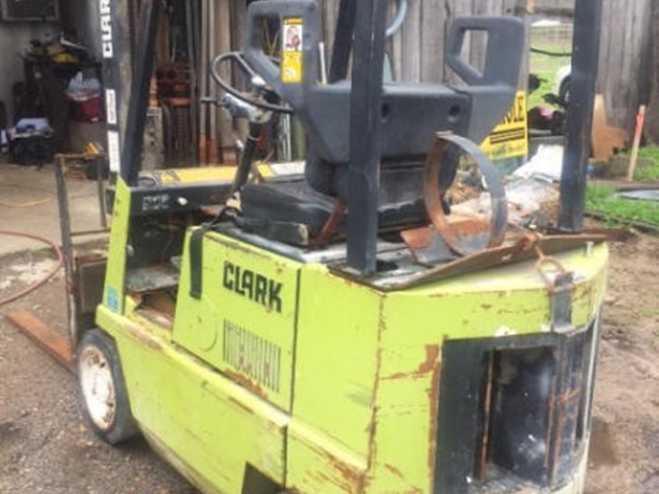 Clark Forklift Lot 217 Online Only Equipment Auction 4 24 2018 Dpa Auctions Auction Resource