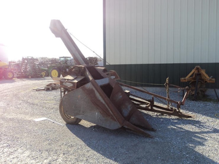 New Idea Corn Picker - Lot #73, Online Only Equipment Auction, 5/8/2018