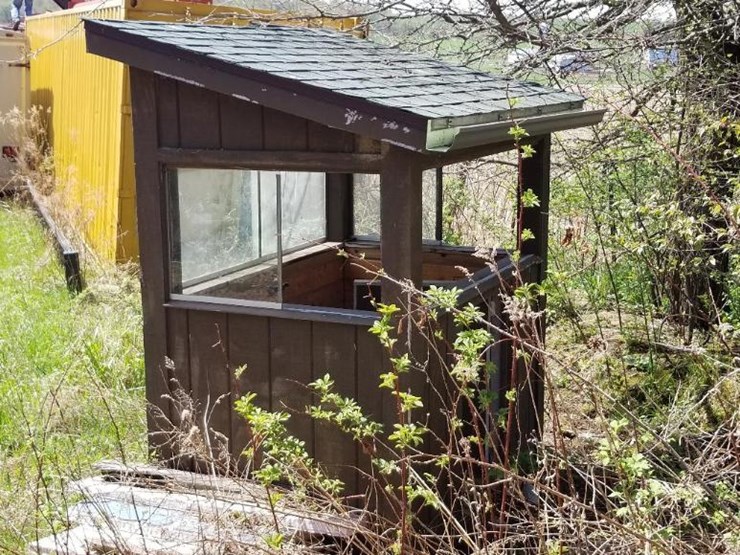 Hunting Shack Lot 19, Construction Equipment Auction, 5/22/2018, Hansen & Young, Inc