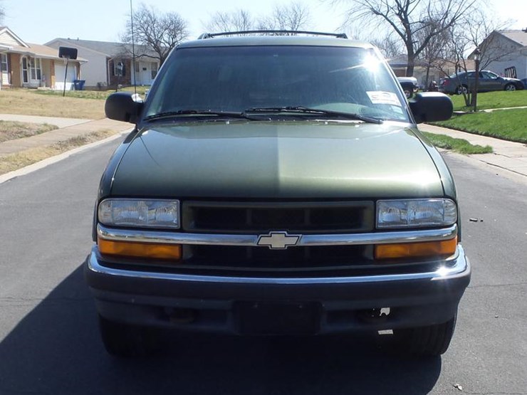 2001 chevrolet blazer lt lot dc7365 online only vehicle and equipment auction 5 16 2018 purple wave auction auction resource 2001 chevrolet blazer lt lot dc7365