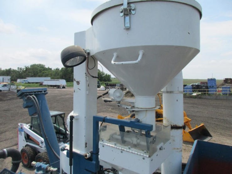 Almaco Combine Lot 382, Online Only Equipment Auction, 6/19/2018