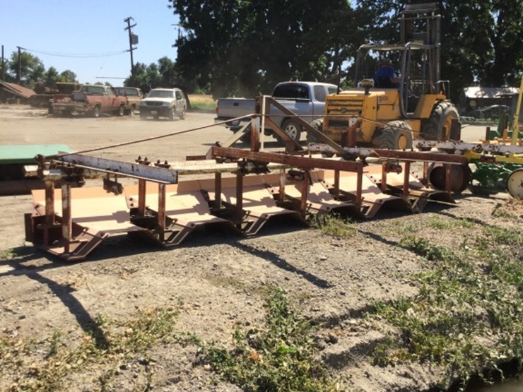 CUSTOM 3Pt 6Row 30" Bed Shaper Lot 92, Online Only Equipment