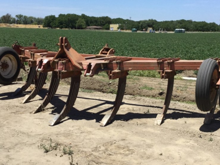 Allis Chalmers 3 Pt 7 Shank V Ripper Lot 53 Online Only Equipment Auction 6 26 18 Putman Auctioneers Inc Auction Resource