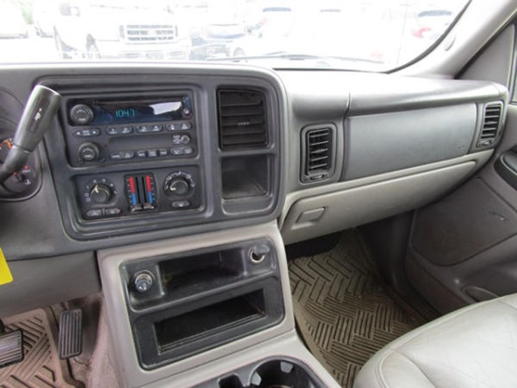 2003 Chevrolet Tahoe Z71 Lot 240a Online Only Equipment