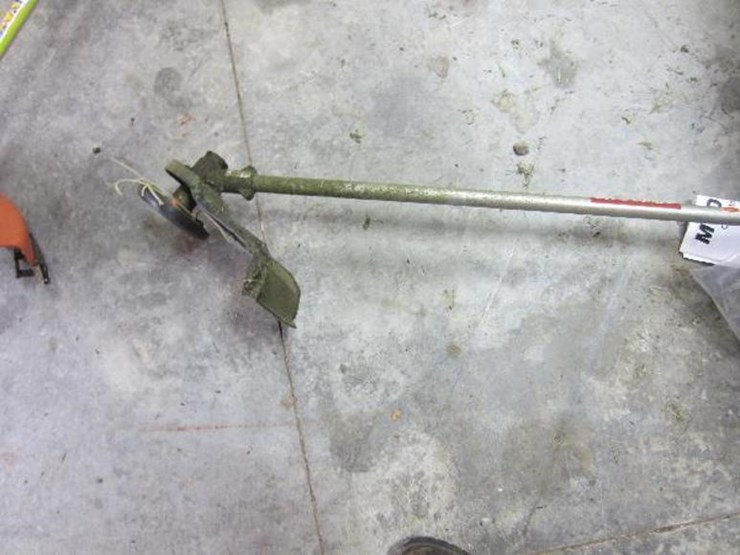 MTD Pro Weed Trimmer with Honda 4 Stroke Motor Lot 2167, Equipment