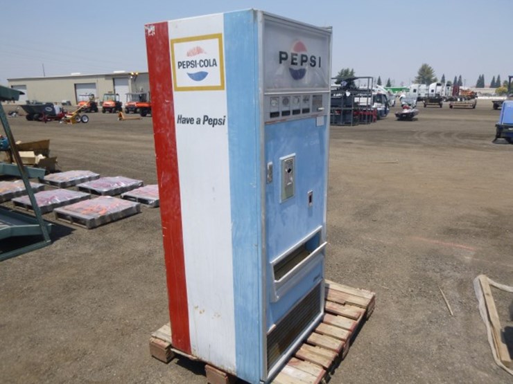 Choice Vend Vintage Pepsi Machine Lot 2289, Equipment Auction, 7/14