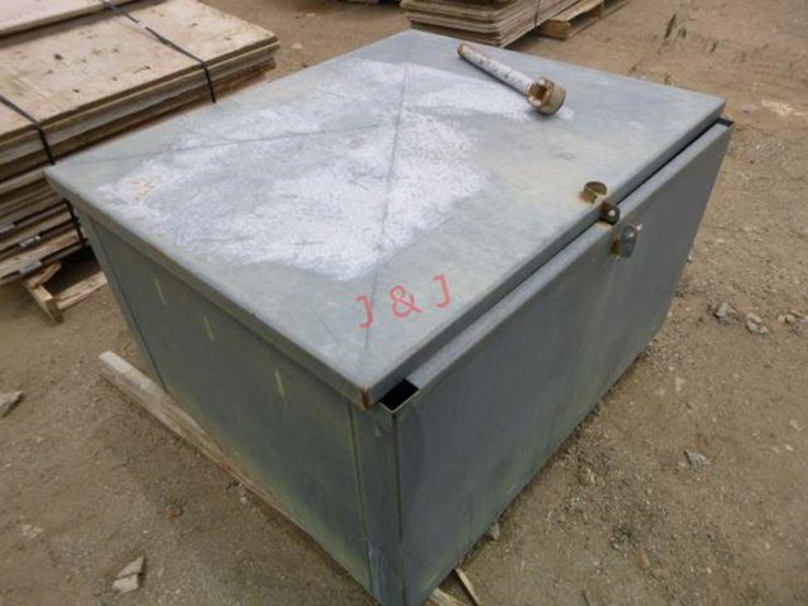 Qty Concrete Form Clips Lot 2143, Equipment Auction, 7/28/2018, J&J