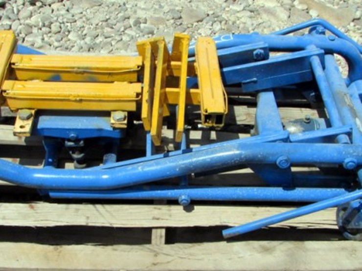 Lincoln Hydraulic Transmission Jack Lot P701, JULY 24TH ONLINE ONLY