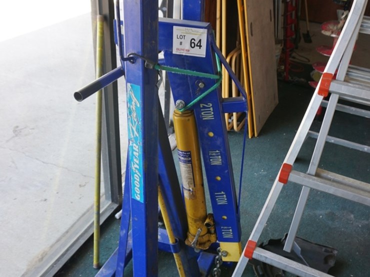 Goodyear Racing 2Ton Cherry Picker Engine Hoist. Lot 64, Equipment