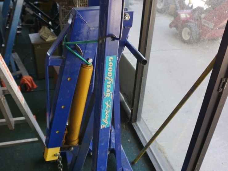 Goodyear Racing 2Ton Cherry Picker Engine Hoist. Lot 64, Equipment