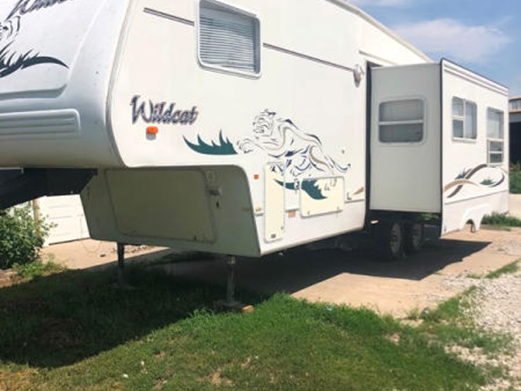 2001 Wildcat 5th Wheel Camper - Lot #89, Online Only Equipment Auction 2001 Forest River Wildcat Fifth Wheel