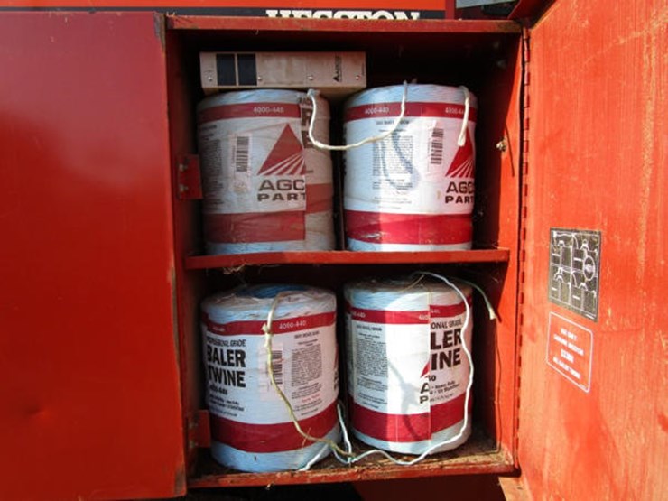 1997 Hesston 4750 - Lot #52, Online Only Equipment Auction, 8/14/2018