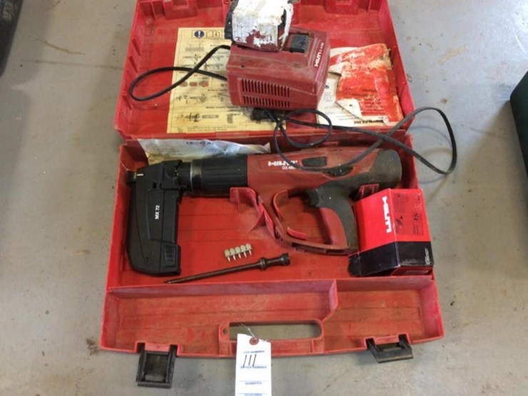 HILTI DX 460 RIVET GUN Lot 111, Equipment Auction, 10/10/2018