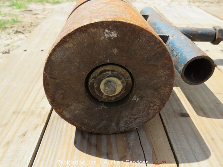 Linoleum Hand Held 100 Lb Floor Rolle Lot Online Only