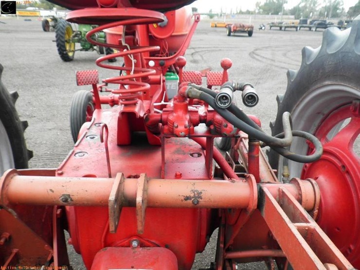 1948 Farmall M Lot 2977, Equipment & Vehicle Auction, 10/24/2018