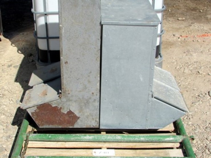 Livestock Gate Hog Feeders Lot Z 411 Online Only Farm