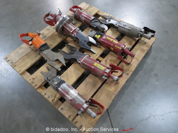 Chicago Pneumatic Cp 0351 Alligator Jaw Riveter Lot Online Only Equipment Auction 11 29 18 Bidadoo Online Auctions Auction Resource