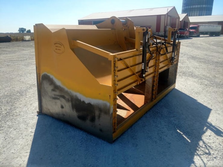 2017 Speed Loader Corn Bucket Lot 73, Online Only Farm and