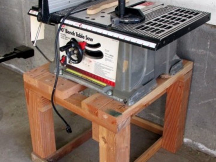 ACE 10" Bench Table Saw Pickett Auction Service Lot X305