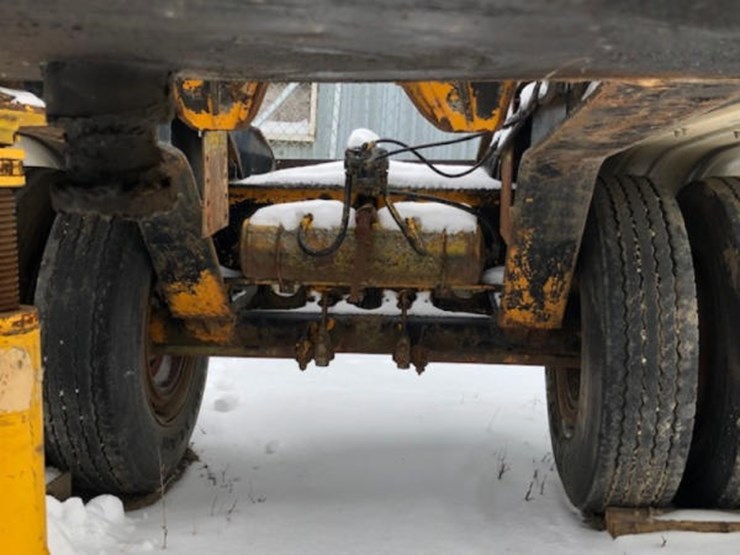 Jo Dog Axle Lot 213, Online Only Farm and Construction Equipment