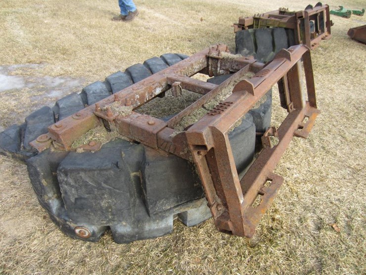 6' Rubber Tire Skid Steer Scraper Lot , Online Only Equipment