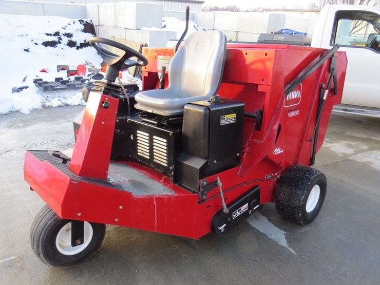 Toro Model 4800 Commercial Ride On Turf Sweeper, SN 44044230000514