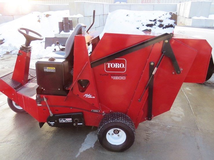 Toro Model 4800 Commercial Ride On Turf Sweeper, SN 44044230000514