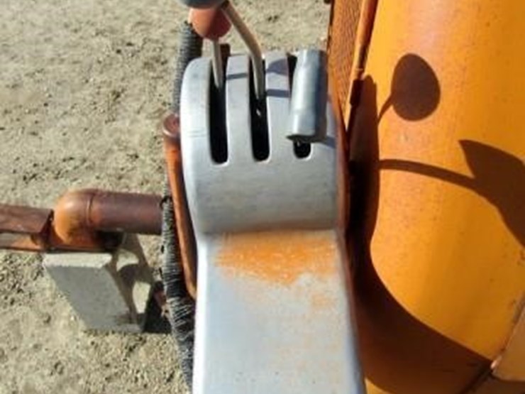 W105 Hardie Orchard Sprayer Lot , Online Only Equipment Auction, 3