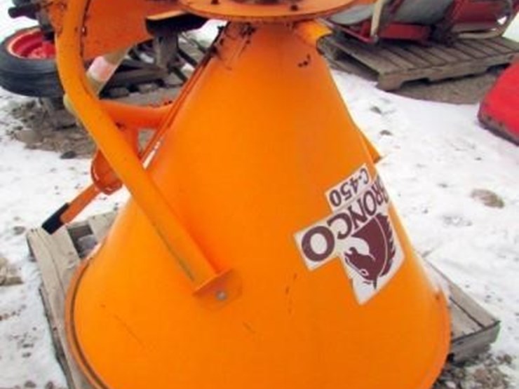 W175 Bronco C450 Broadcast Spreader Lot , Online Only Equipment