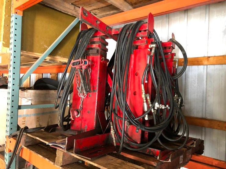(12) Bainter Hydraulic Bin Jacks Lot 22, Live & Online Equipment Auction, 4/17/2019, Pifer's