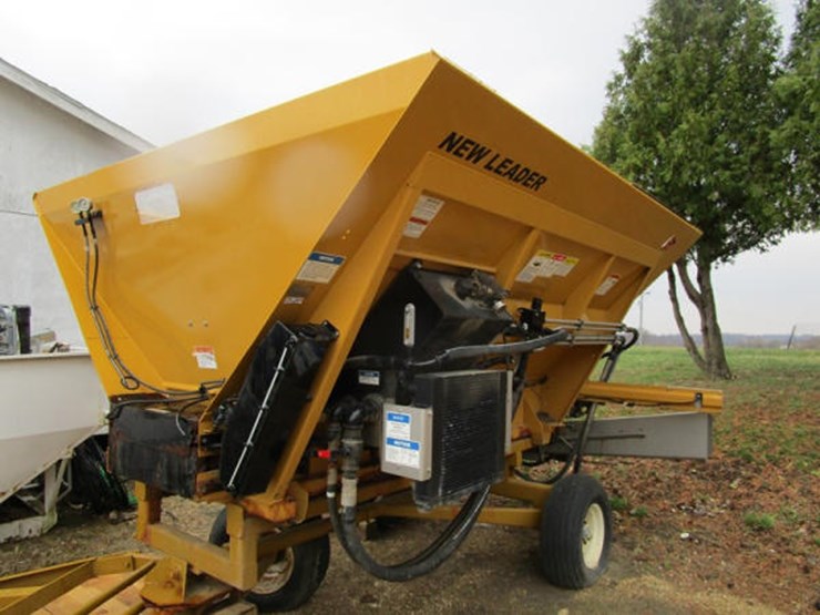 New Leader Dry Spreader Box (CP1122) Lot 87, Online Only Equipment