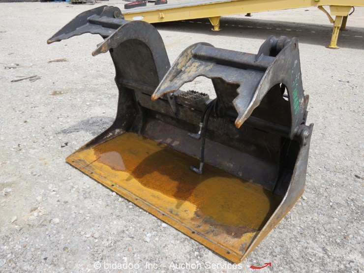 2015 Bradco Grapple Bucket Lot , Weekly Online Only Equipment