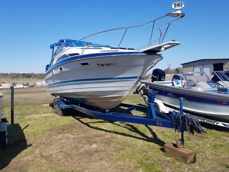 88 Bayliner 26 Cabin Cruiser W Trailer Lot 4602 Equipment