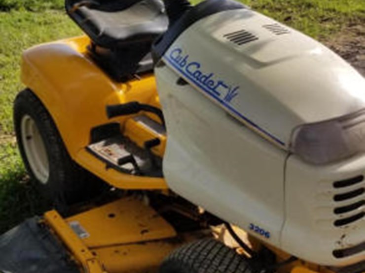 2001 Cub Cadet 3206 Lot 63, Online Only Equipment Auction, 6/25/2019
