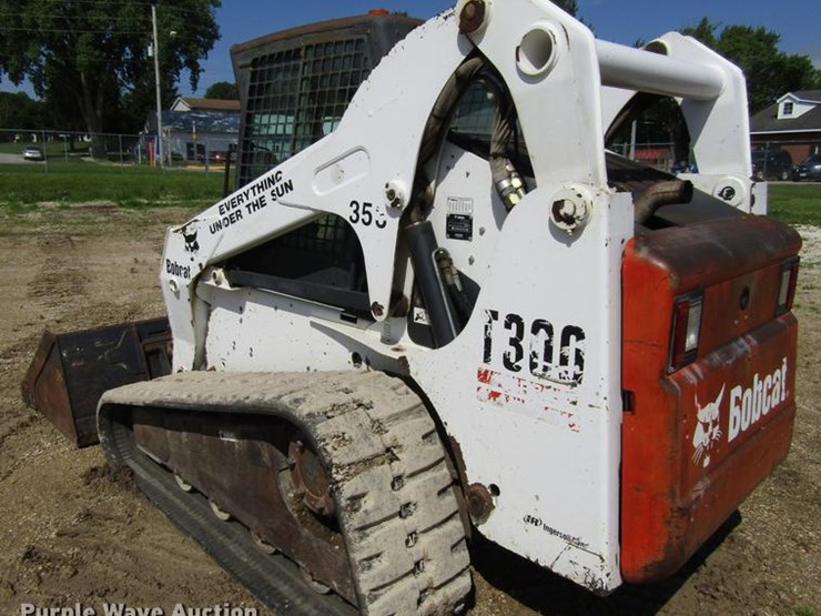 2005 Bobcat T300 Lot EU9682, Online Only Construction Equipment
