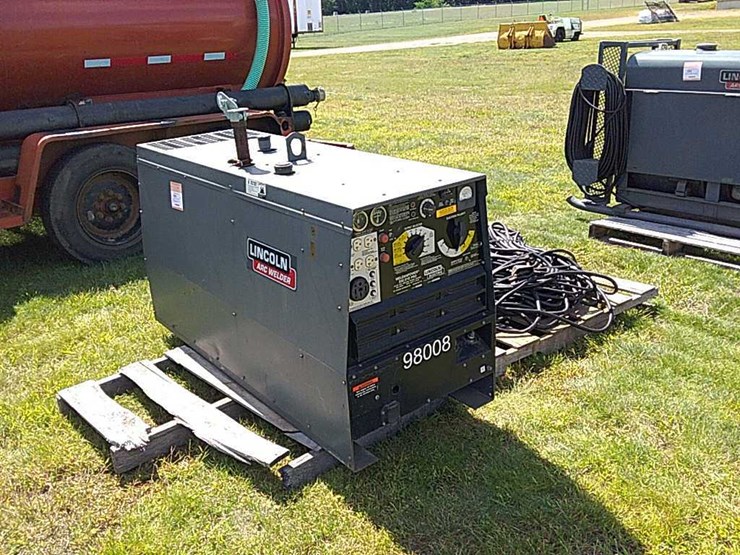 Lincoln Weld and Power 250 D10 Pro Arc Welder/Gen Lot 1019