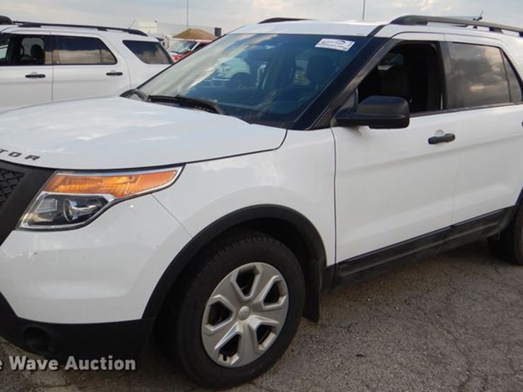 15 Ford Explorer Police Interceptor Lot Dg4958 Online Only Kansas Turnpike Authority Auction 10 15 19 Purple Wave Auction Auction Resource