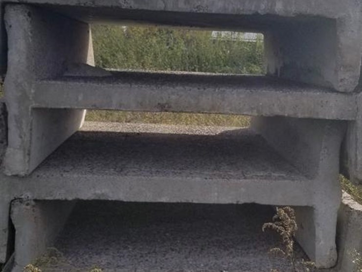 5 H Bunk Feeders Almena Wi Lot 137 Online Only Multi Day