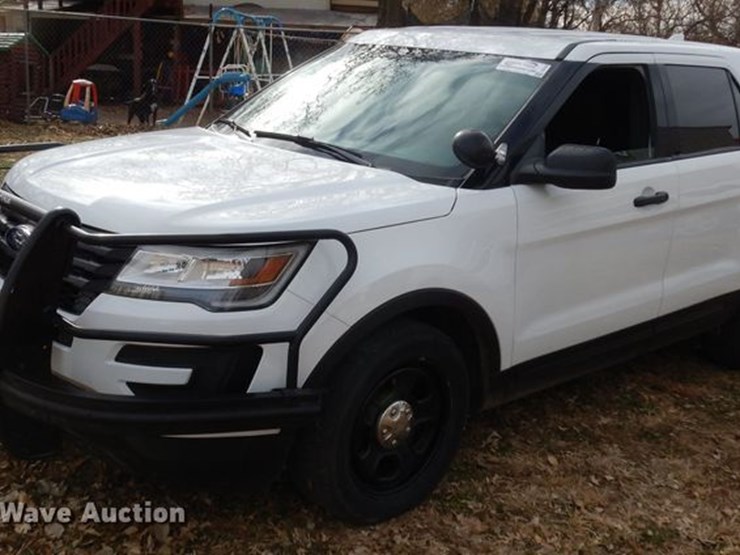 16 Ford Explorer Lot De4130 Online Only Government Auction 12 3 19 Purple Wave Auction Auction Resource