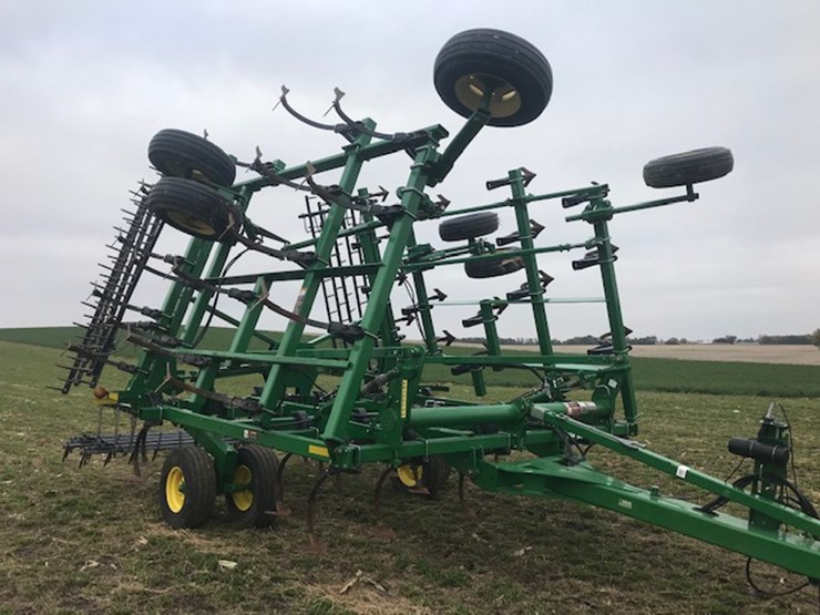 john deere 2210 field cultivator