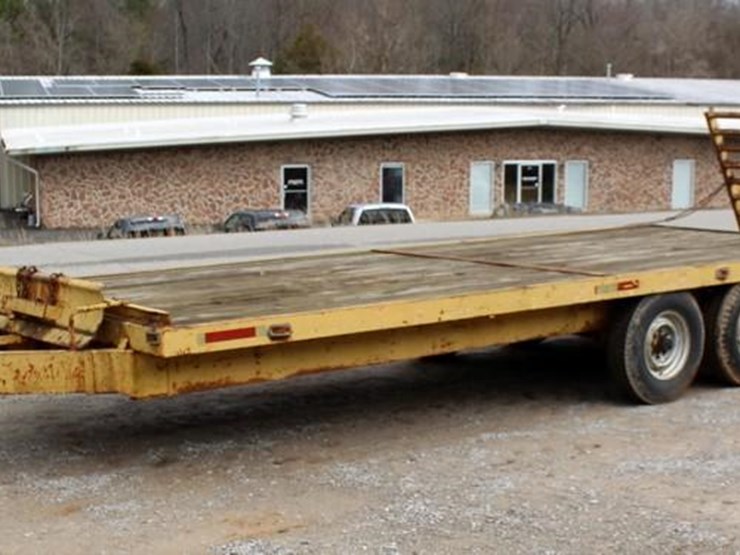 Hurst Trailers 20' + 4' TriAxle Pintle Hitch Trailer Lot 0063
