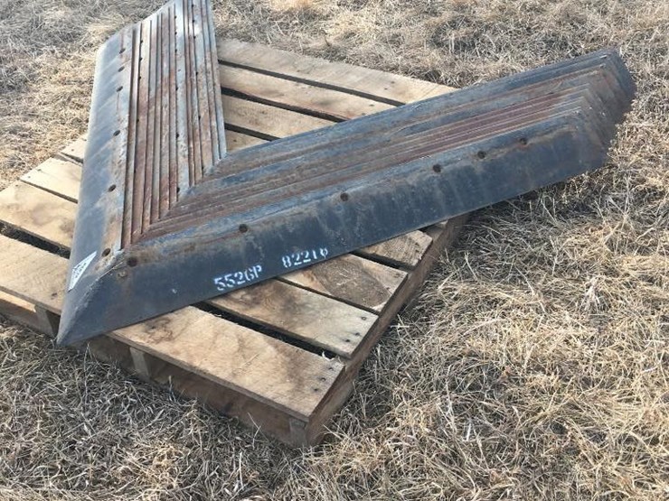 (33) aluminum trailer floor panels Lot GG9708, Online Only Truck and