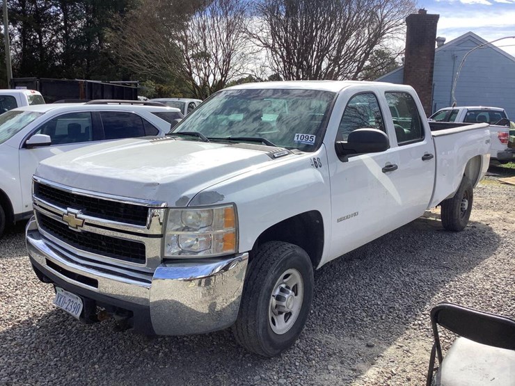 Chevrolet Silverado 2500 Lot 1095, James River Grounds Management