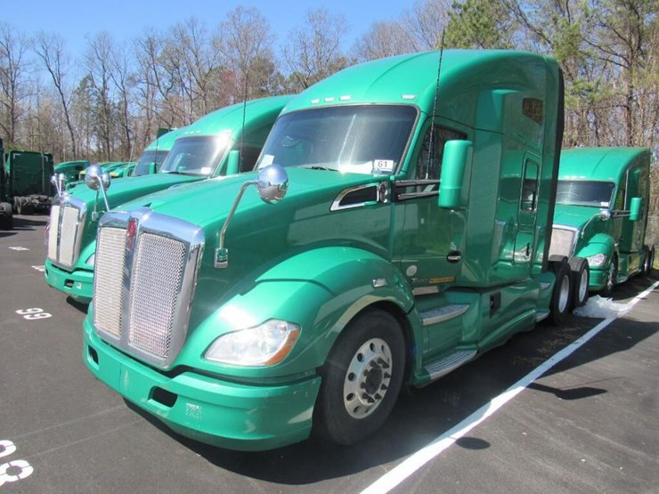 2015 Kenworth T680 Lot 61 National Trucking Company Fleet Realignment Auction 4142020 