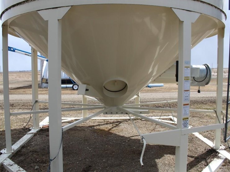 Meridian Hopper Bin Lot 57, Stroh Retirement Farm Machinery Auction