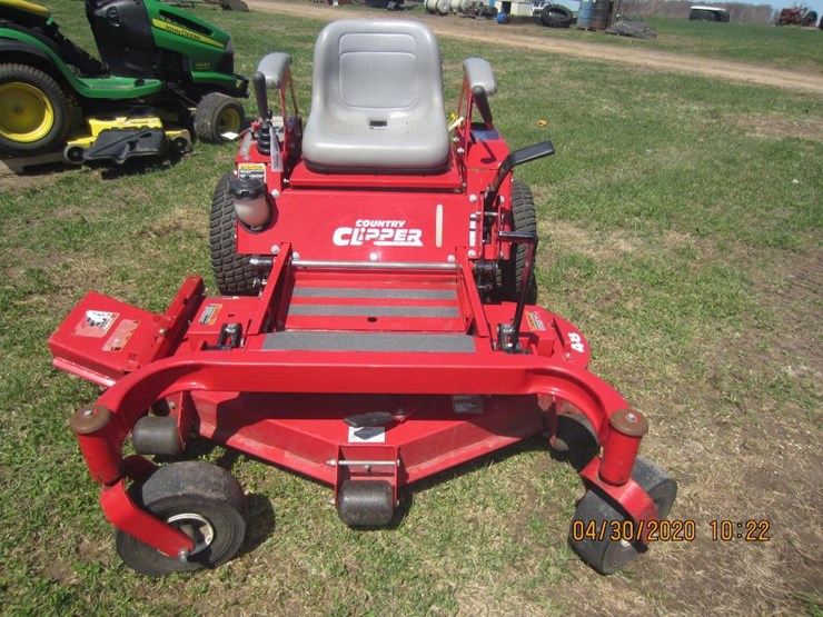 2010 Country Clipper Jazee Two Zero Turn Lot 4807, Online Only