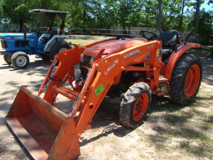 Kubota 3200 Lot 1399, Online Only Equipment Auction, 5/27/2020
